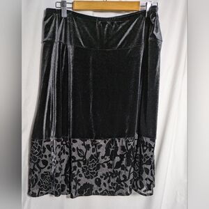 Women's Apostrophe Stretch Black Velvetine Skirt Sheer Floral at Hem| Size 18-20